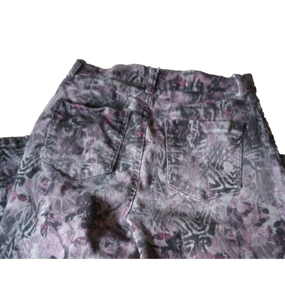 Gloria Vanderbilt Amanda Women's Size 6 Graffiti‎ Jeans - Picture 3 of 4